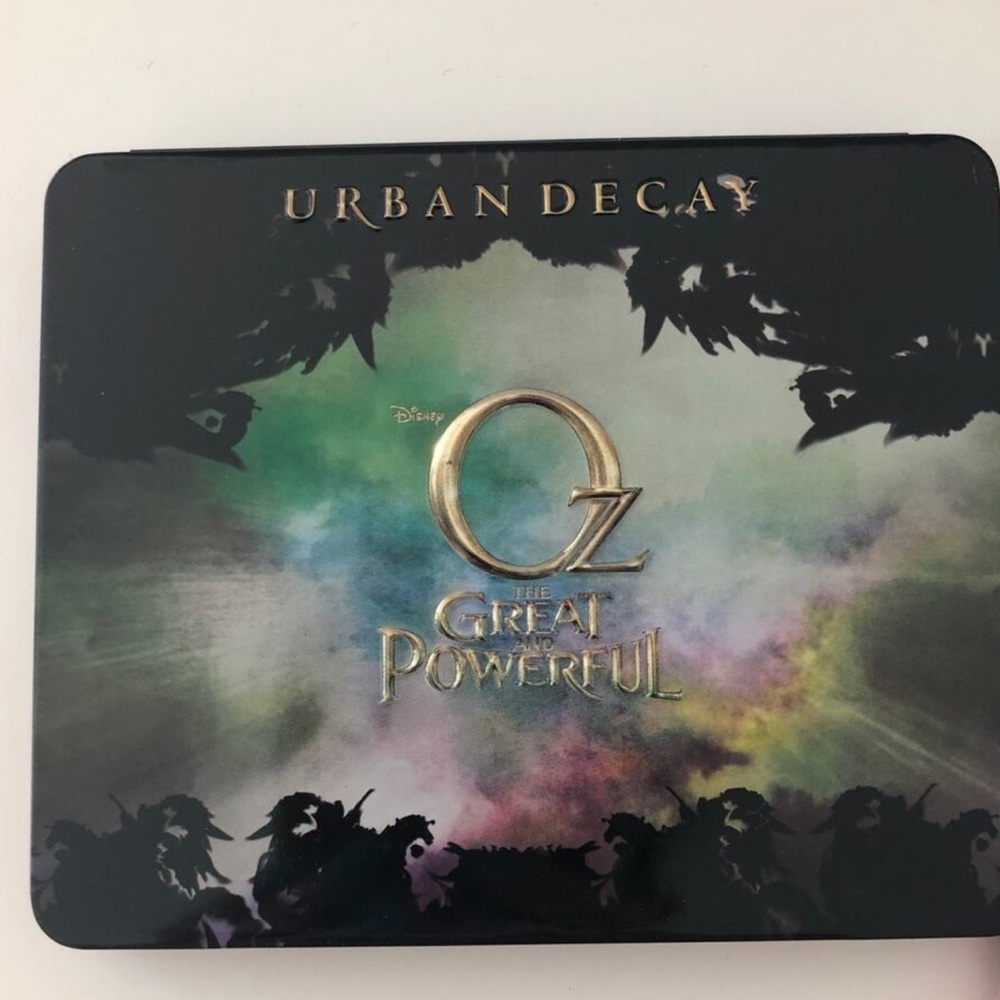 Urban Decay Oz Theodora Limited Edition Palette with Multicolor Design
